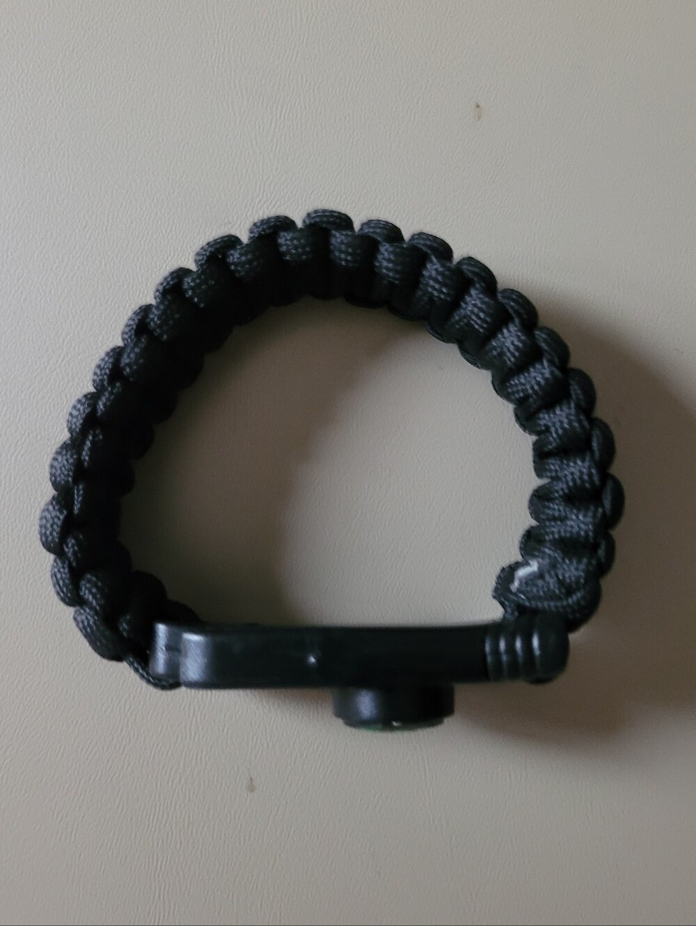 Black Paracord Survival Bracelet with Compass - Picture 4 of 8